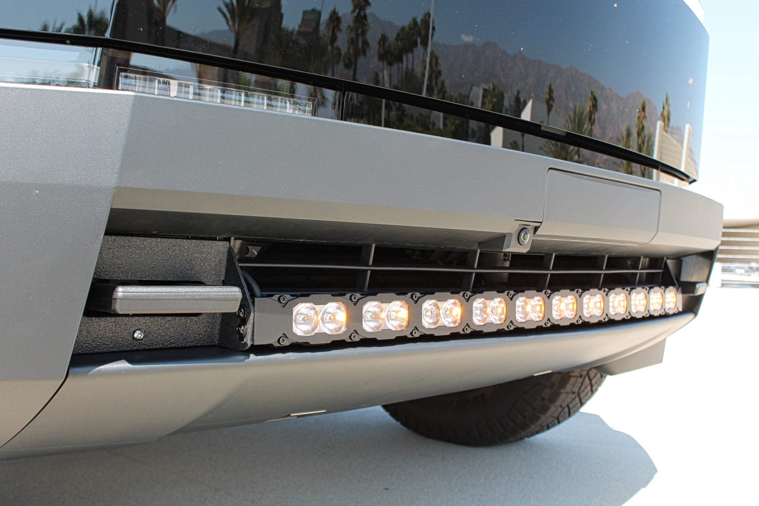 Tesla Cybertruck - Curved 40in Light Bar - PRO