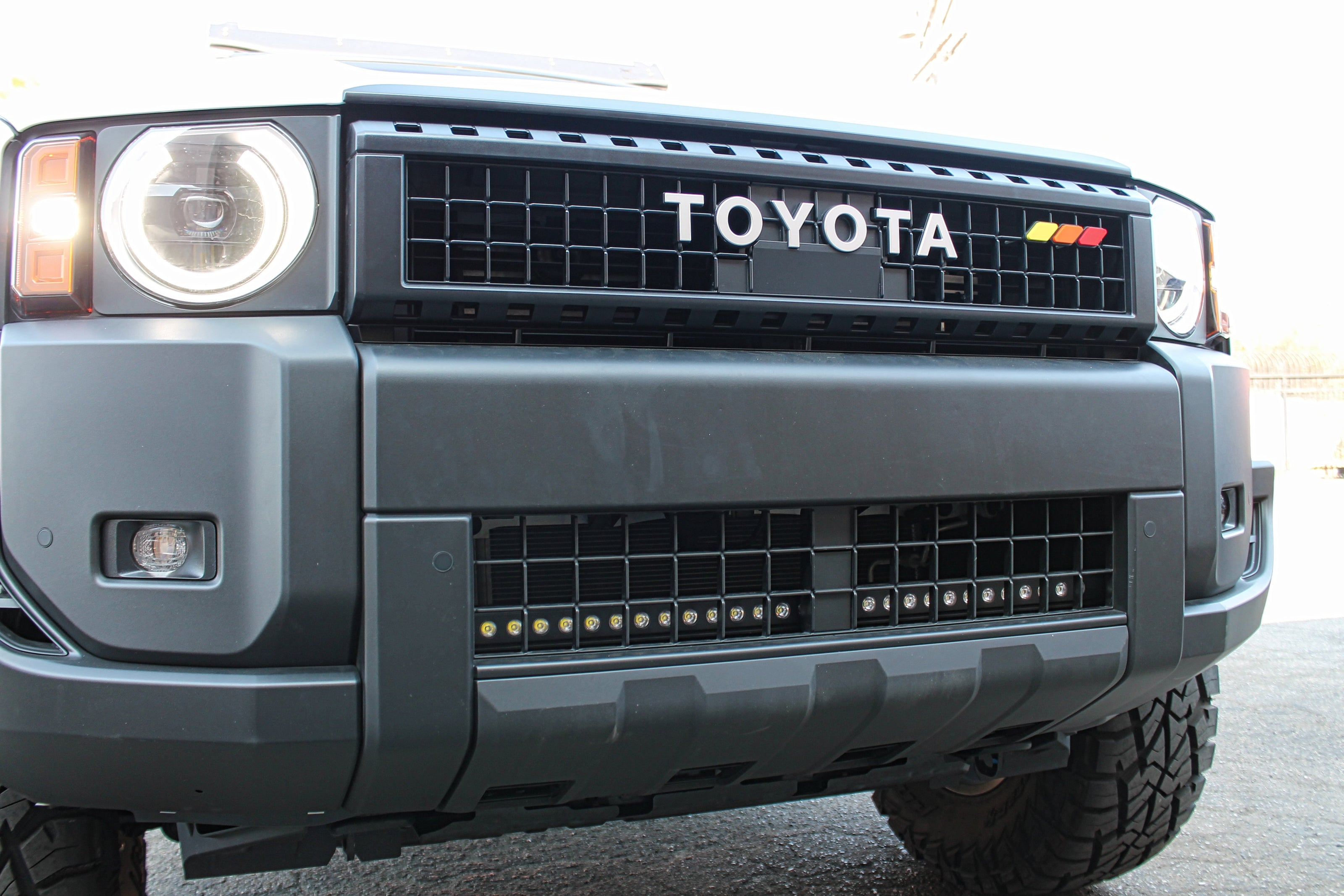 2024+ Toyota Land Cruiser Single 30in Light Bar - Slim