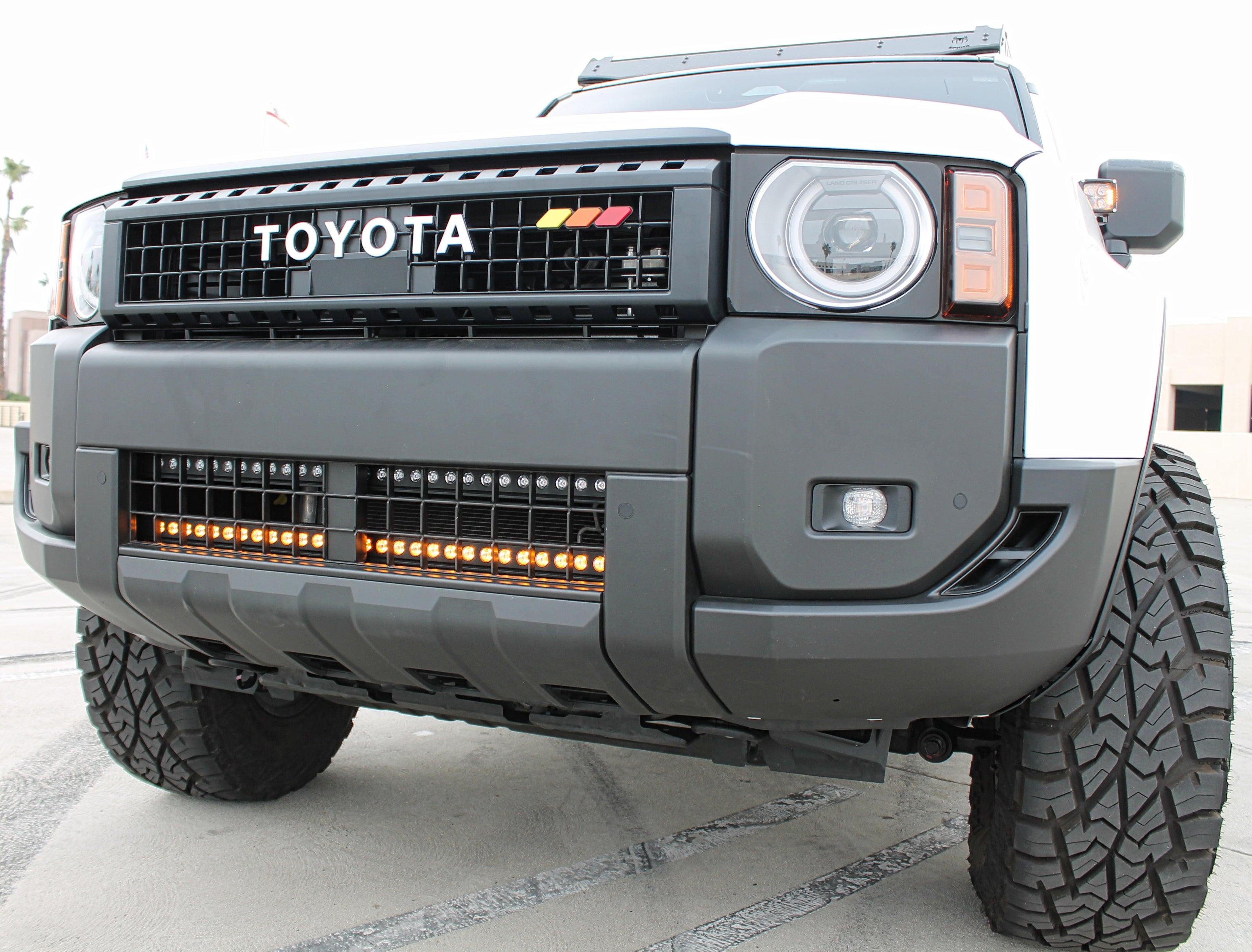 2024+ Toyota Land Cruiser Dual 30s Light Bars - Slim