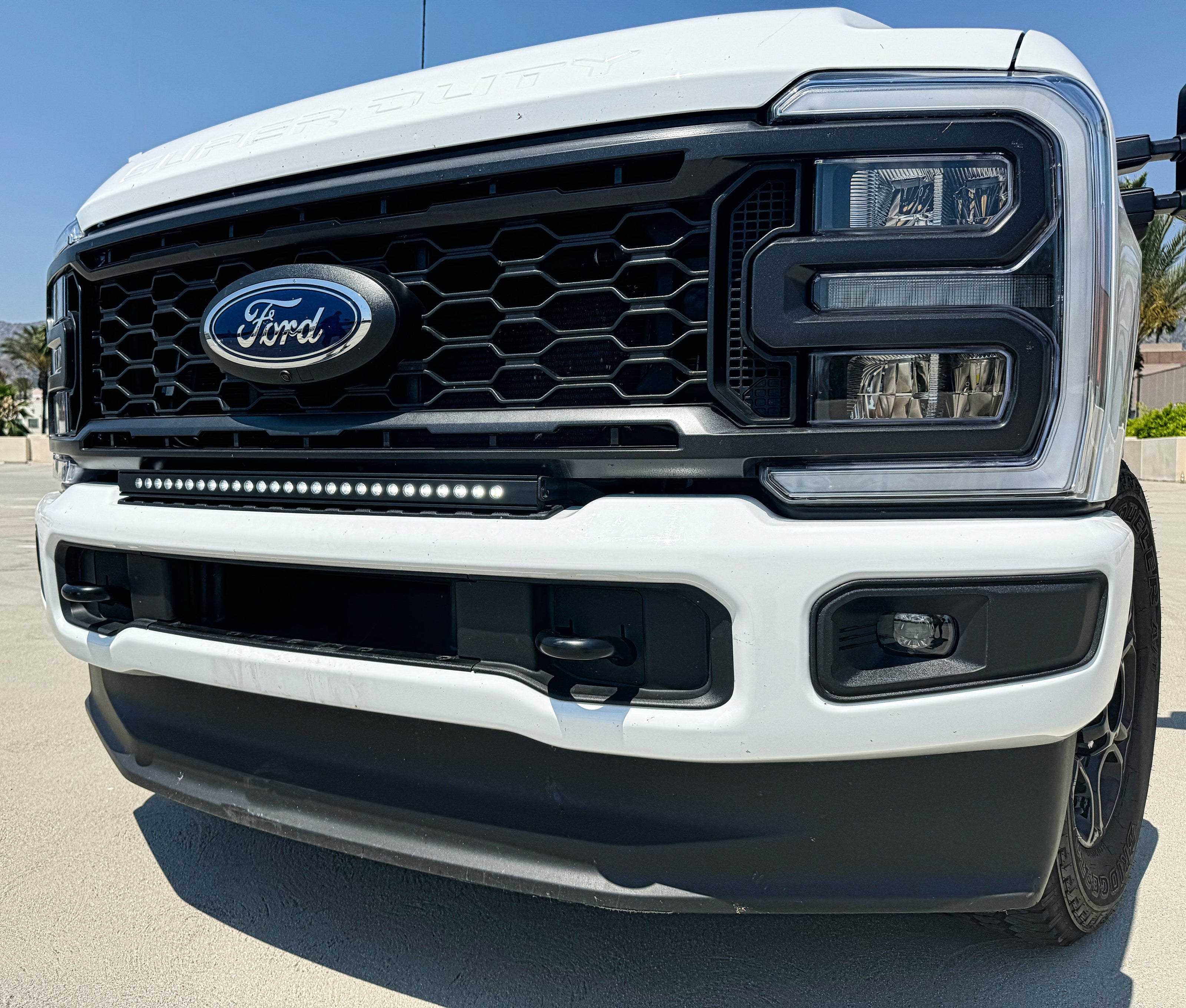 2023+ Ford Super Duty F250/350/450 30in Light Bar -  Slim